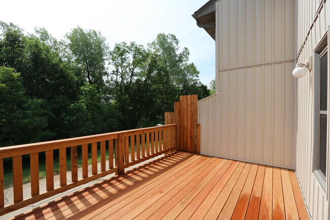 Building Photo - 311 Foxfire Dr