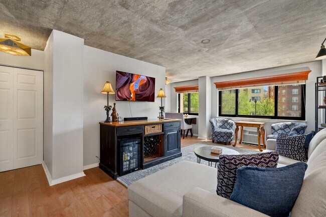 Family Room - 1816 New Hampshire Ave NW