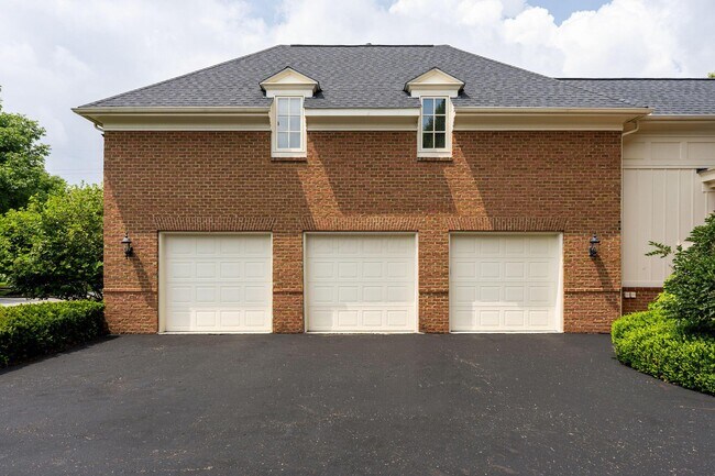 Foto del edificio - 7200 Ashcombe Ct