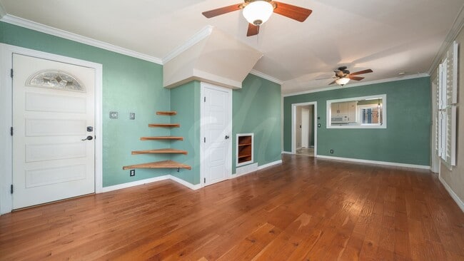 Building Photo - Unique Gem in Old Colorado City