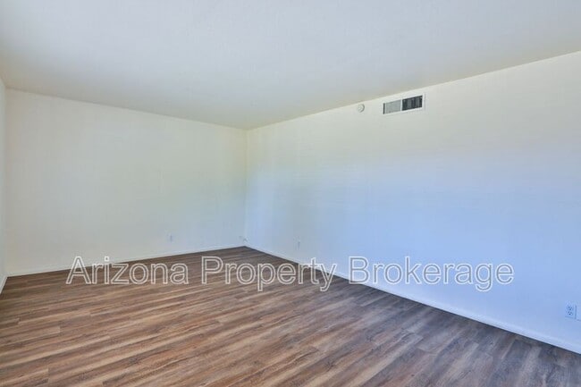 Building Photo - 1326 E Downing St