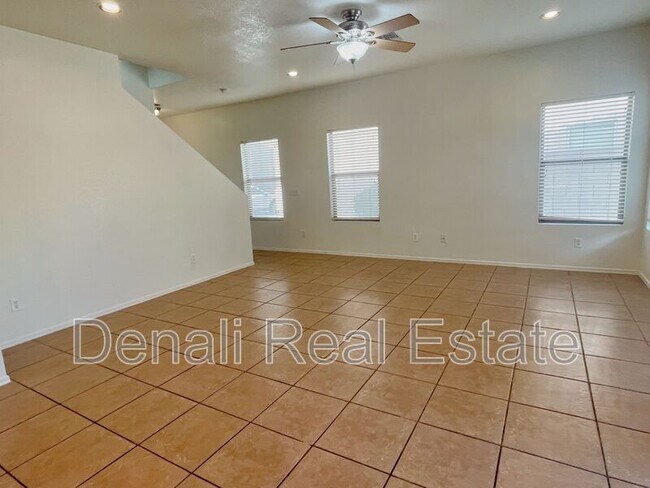 Building Photo - 8150 W Palo Verde Ave