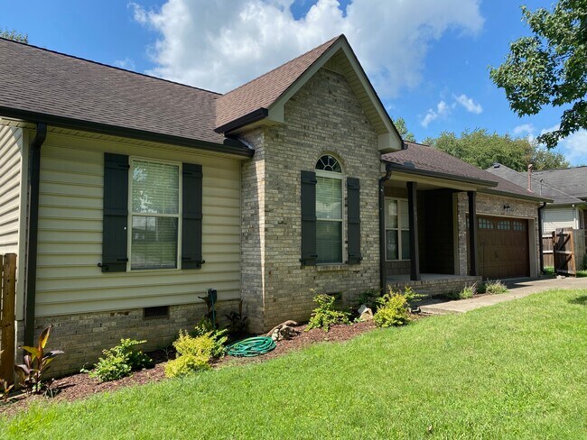 Foto del edificio - 605 Ellis Ct