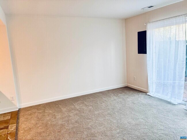 Foto del edificio - 210 Saponi Ln