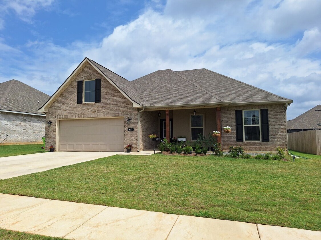 Foto principal - Beautiful home in Legacy Point