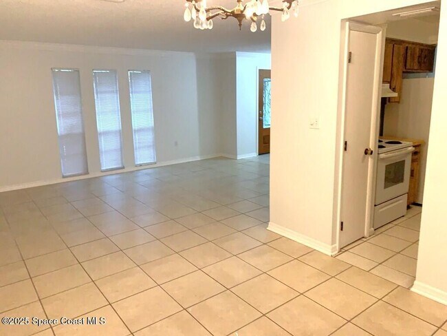 Foto del edificio - 626 Fairhaven St NE