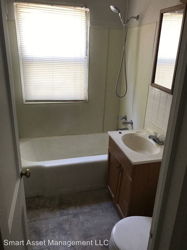 Building Photo - 2 br, 1 bath House - 5249 N 45th Street