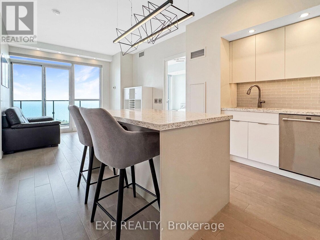 Photo principale - 2200-2200 Lake Shore Blvd W