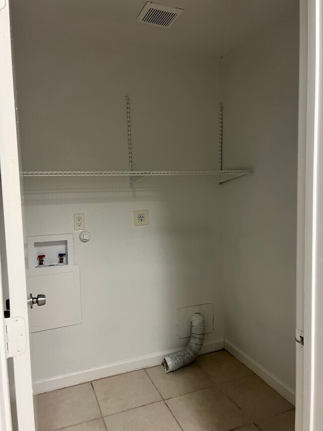 Laundry Room - 10255 Carolina Oaks Dr