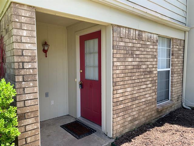 Foto del edificio - 2331 Forestbrook Dr