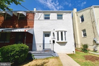 Building Photo - 4356 D St SE
