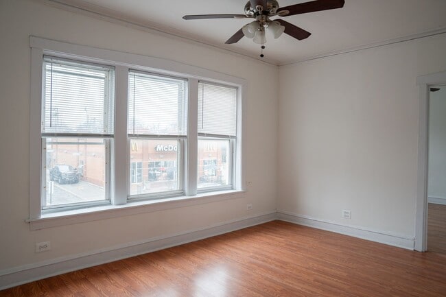 Foto del edificio - Albany Park - 1 Bed / 1 Bath - Dog Friendly
