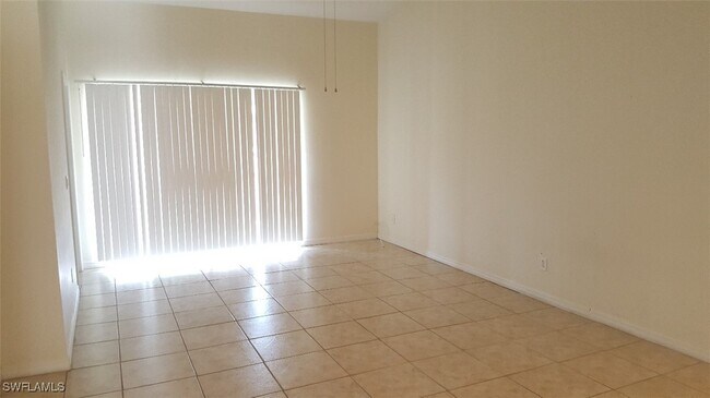 Foto del edificio - 519 SE 23rd Pl
