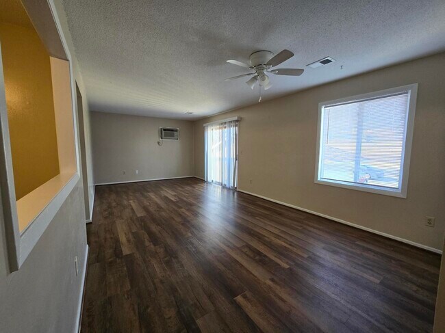 Foto del edificio - 1497 4th St W