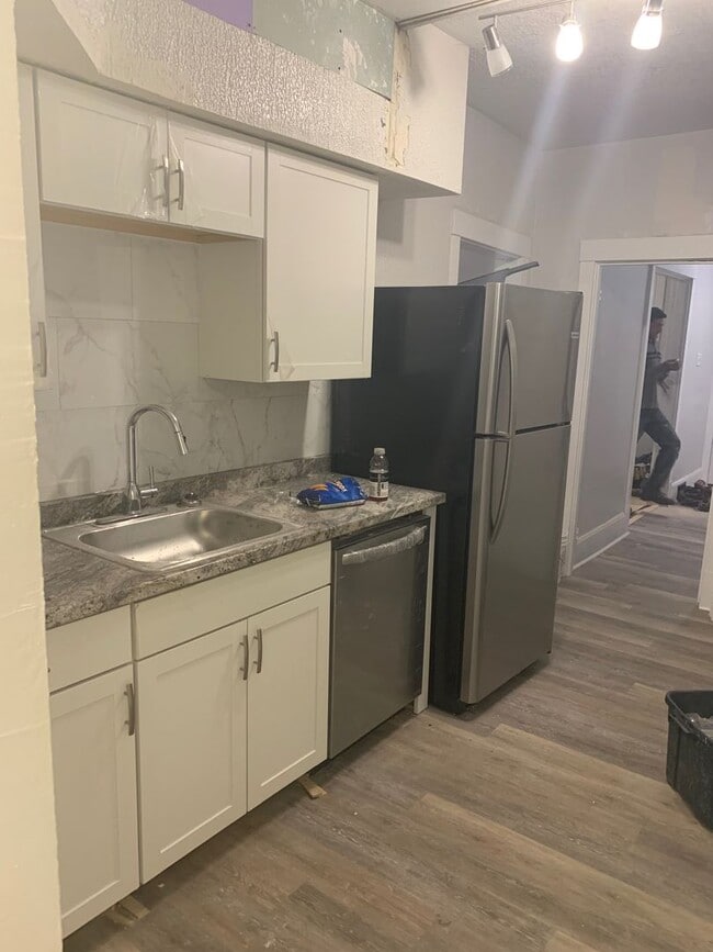 Photo - Three Bedroom w/laundry on 2nd floor House