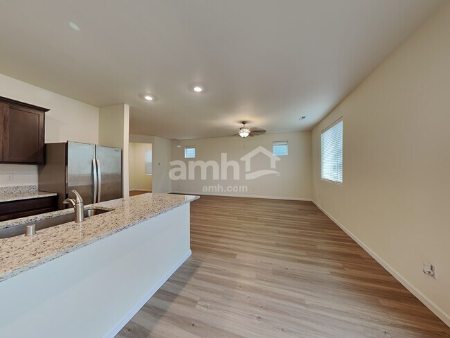 Foto del edificio - 1307 W 15th Ave