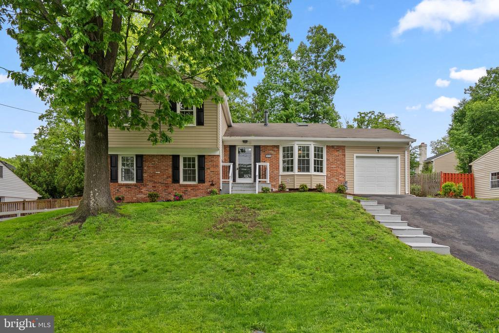 Foto principal - 8815 Tuckerman Ln