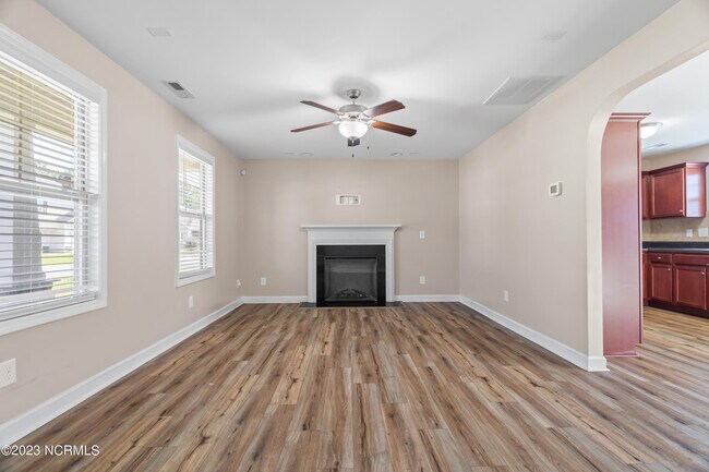 Building Photo - 809 Dynasty Dr