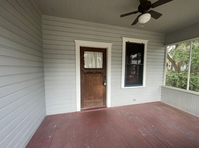 Foto del edificio - Charming 2 bedroom with fireplace