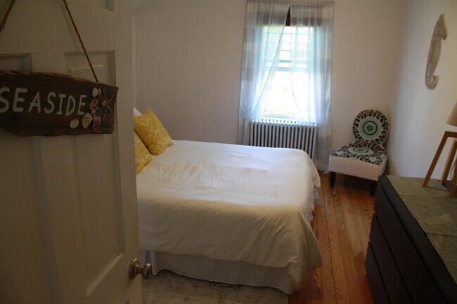 Foto del edificio - 68 W Narragansett Ave