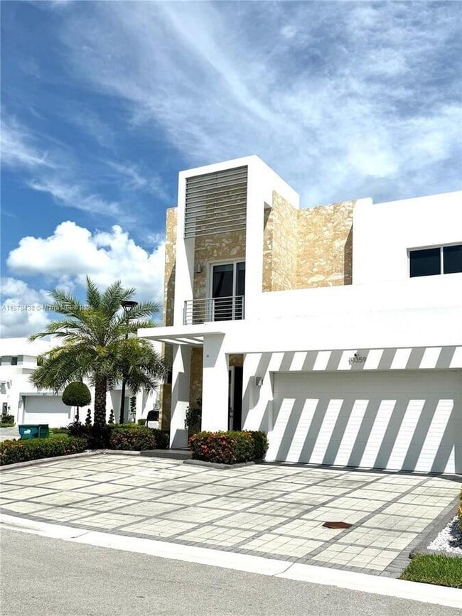 Building Photo - 10359 NW 67th Terrace