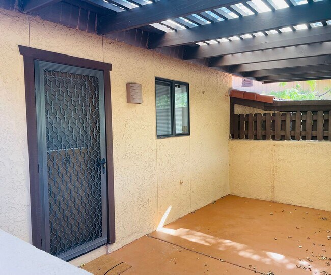 Foto del edificio - 155 Canyon Diablo Rd