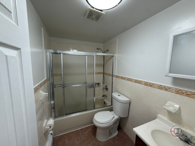 Photo - 1985 Southern Blvd Townhome