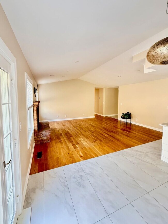 Foto del edificio - Beautiful 3 Bedroom Home in Northwest Reno