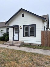 Building Photo - 1100 W Wade St