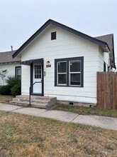Building Photo - 1100 W Wade St
