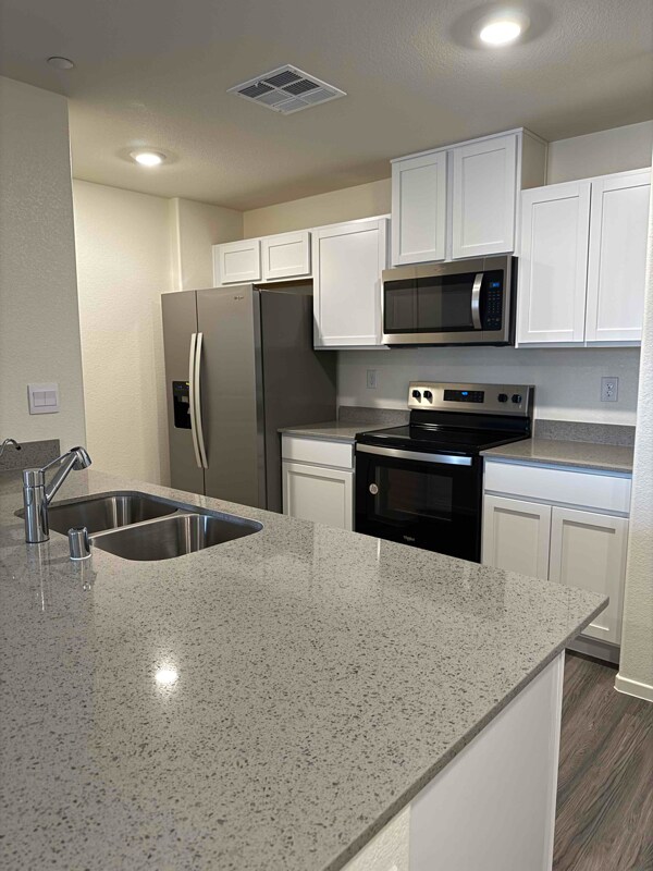 Foto del edificio - 4826 Wine Rdg Ave