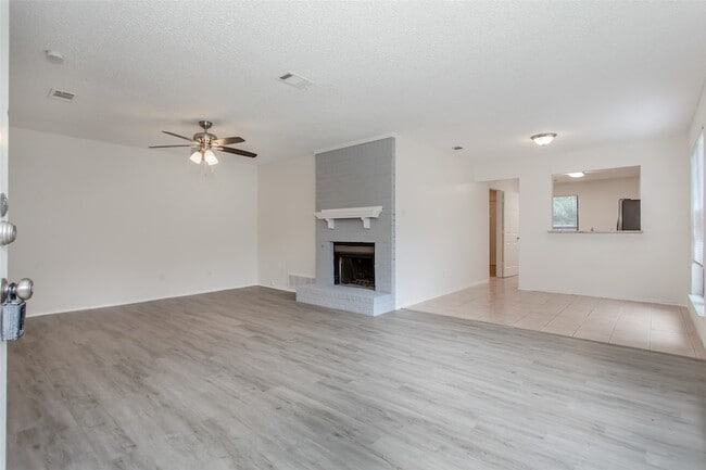 Foto del edificio - 1242 Misty Ln