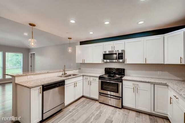 Building Photo - 4 br, 2 bath House - 6616 Basswood Dr