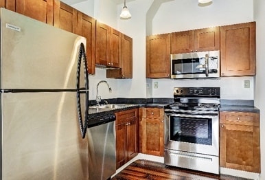 Building Photo - Brighton Court