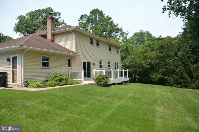 Foto del edificio - 711 Brainerd Rd