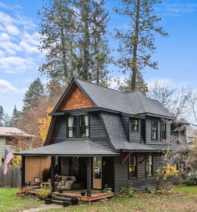 Foto del edificio - Beautiful home downtown Coeur D Alene