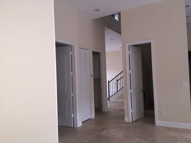 Building Photo - 9887 Coronado Lake Dr