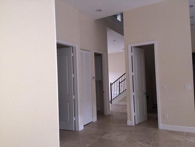 Foto del edificio - 9887 Coronado Lake Dr