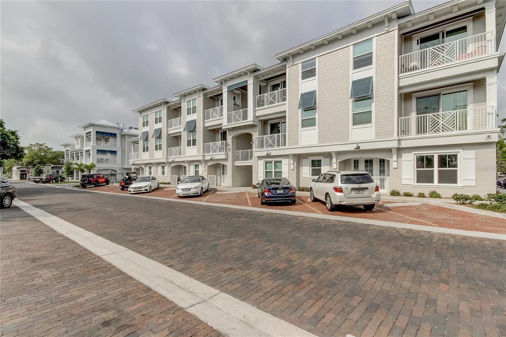 101 2nd Ave N Unit 203, Safety Harbor, FL 34695 Room for Rent in