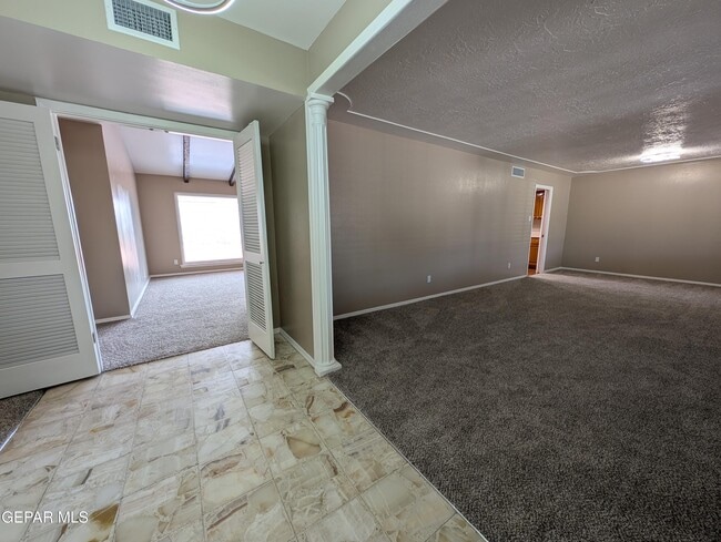 Foto del edificio - 612 Somerset Dr