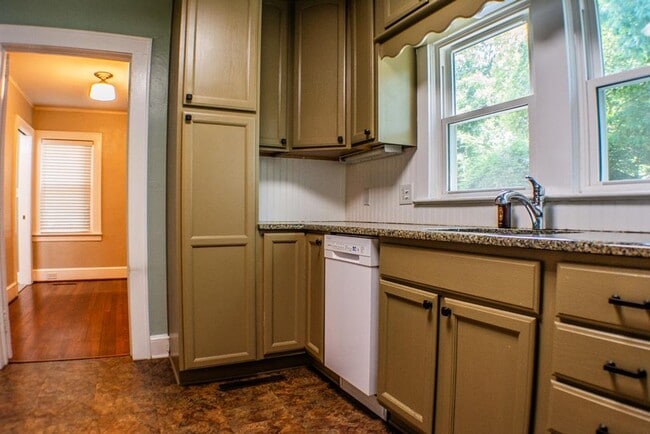 Photo - 1245 S Hawthorne Rd House