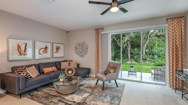 Building Photo - 10557 Oakside Dr