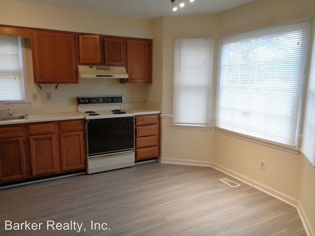 Foto del edificio - 8029-8031 Perry Creek Rd