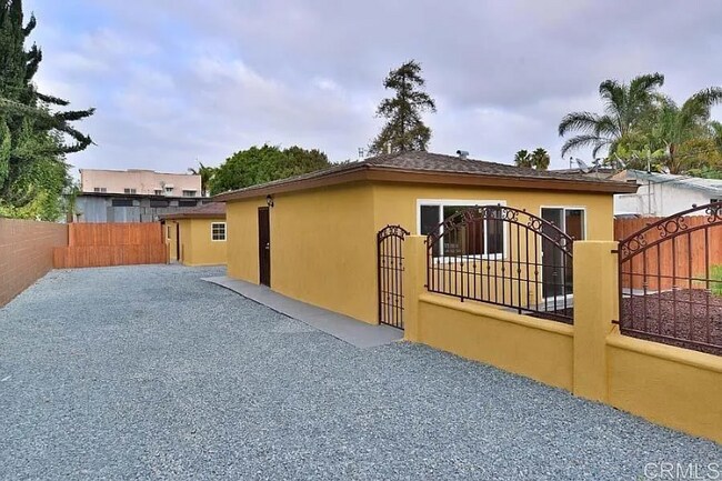 Foto del edificio - 1610-12 Dahlia Ave