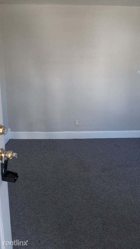 Building Photo - 2 br, 1 bath Townhome - 640 John Street