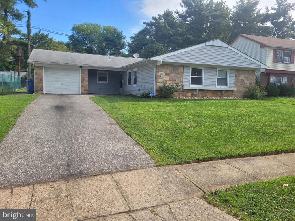 Foto principal - 60 Henderson Ln