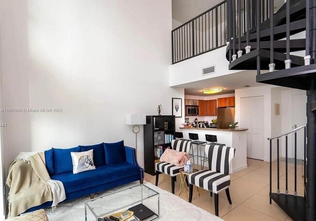 Building Photo - 300 S Biscayne Blvd