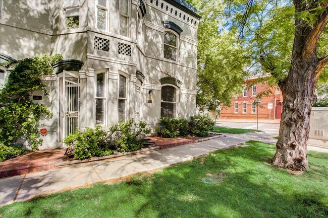 Building Photo - Architecturally Stunning Curtis Park Townh...