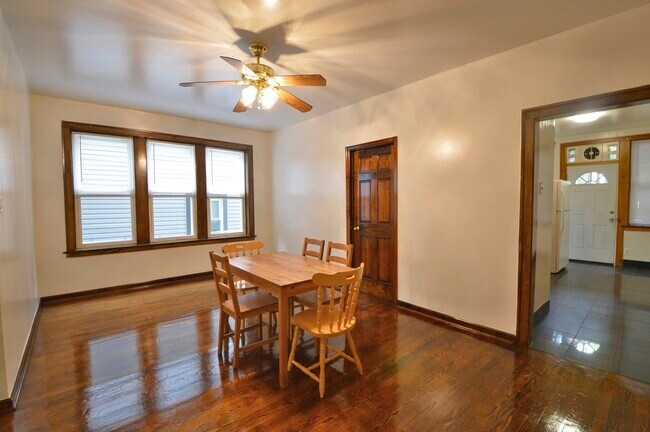 Foto del edificio - 4341 N Troy St