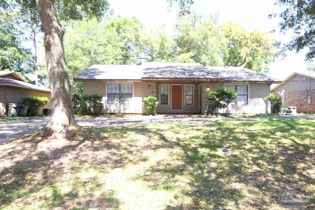 5815 Princeton Dr, Pensacola, FL 32526 House for Rent in Pensacola